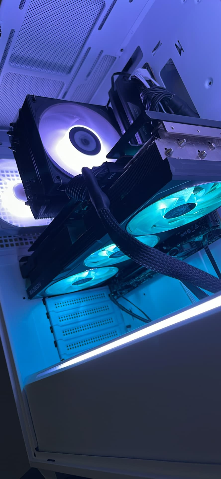 White Build computer
